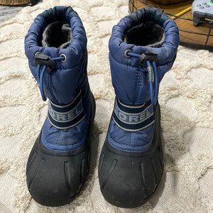 Boys sorry snow-boots size 11 blue. Gently used. Smoke free home